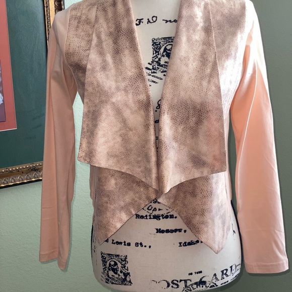 Gorgeous Moto-Cotton Model Light Cardigan By: G - Picture 2 of 15